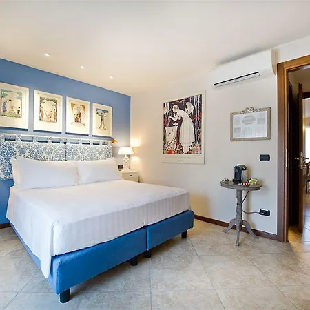 Residenza Giacomo Puccini Bed & Breakfast 3*